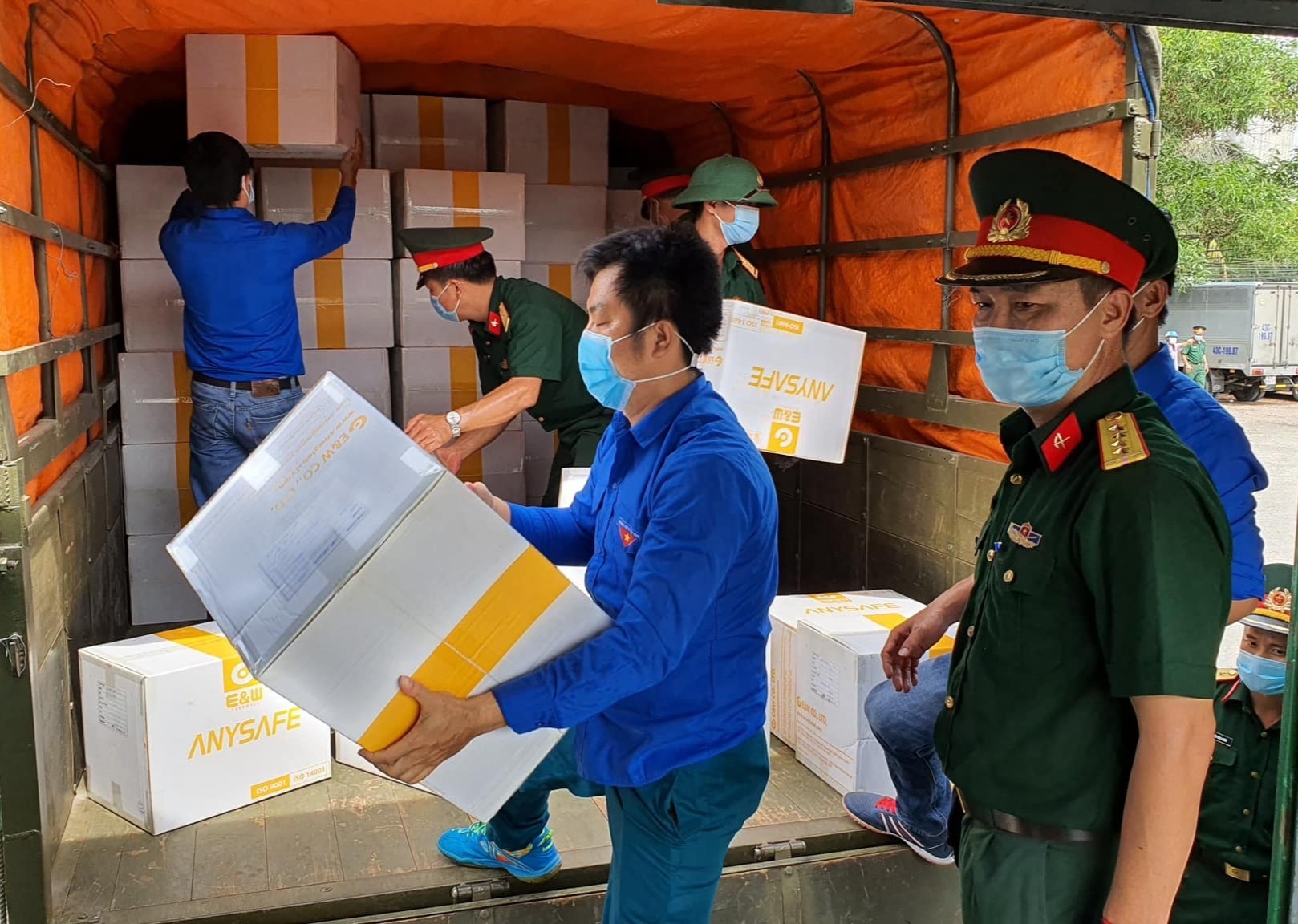 Bo Y te chi vien vat tu lan 2 cho Da Nang hinh anh