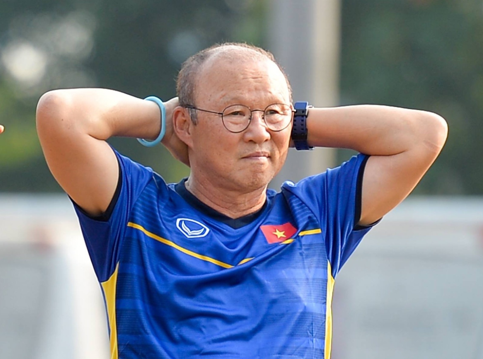 Benh vien Bach Mai xet nghiem Covid-19 cho U22 Viet Nam hinh anh