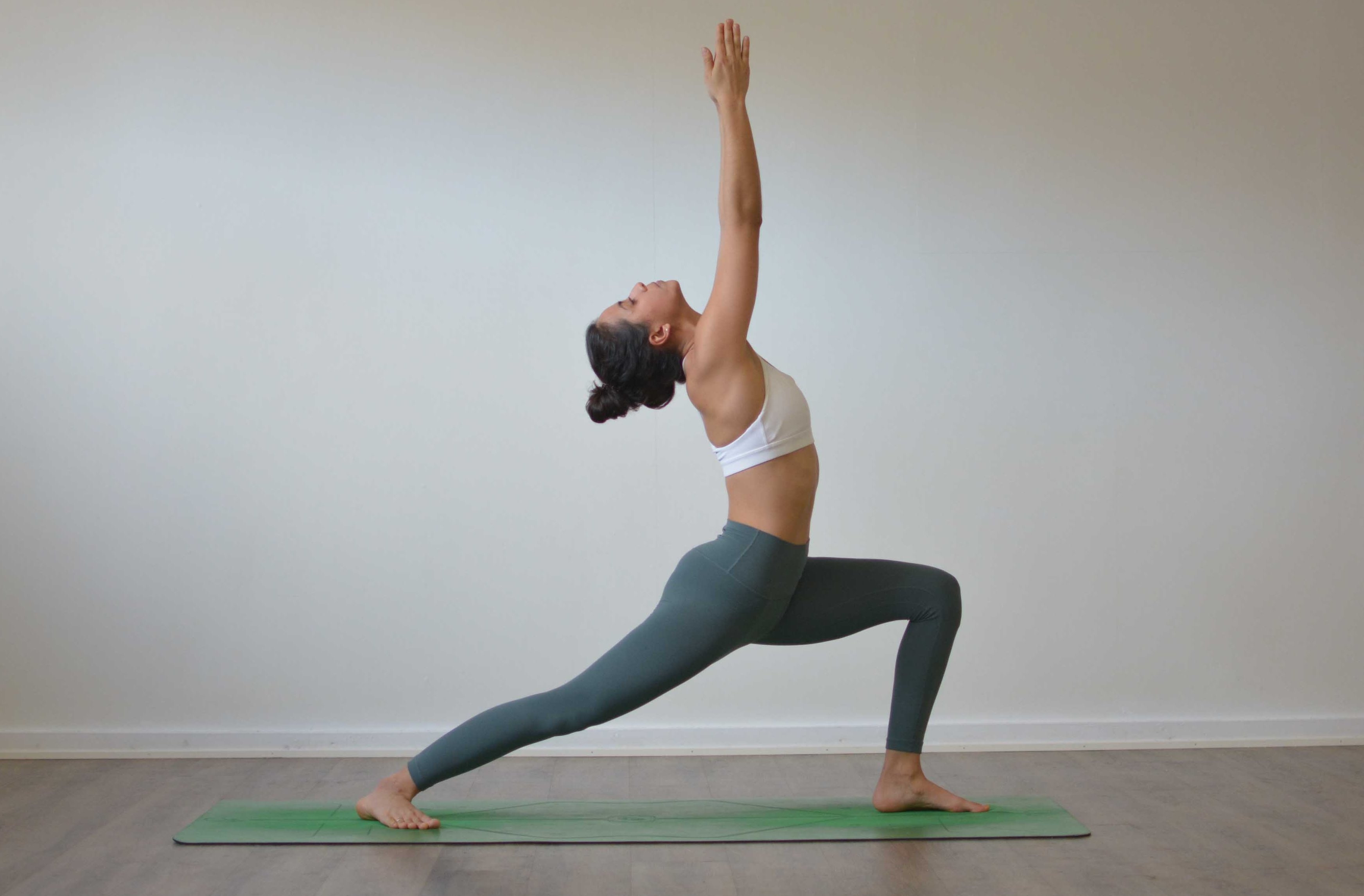 Bai tap yoga cho vong mot anh 1