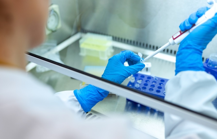 Bac si My tai nhiem nCoV sau 51 ngay khoi benh hinh anh