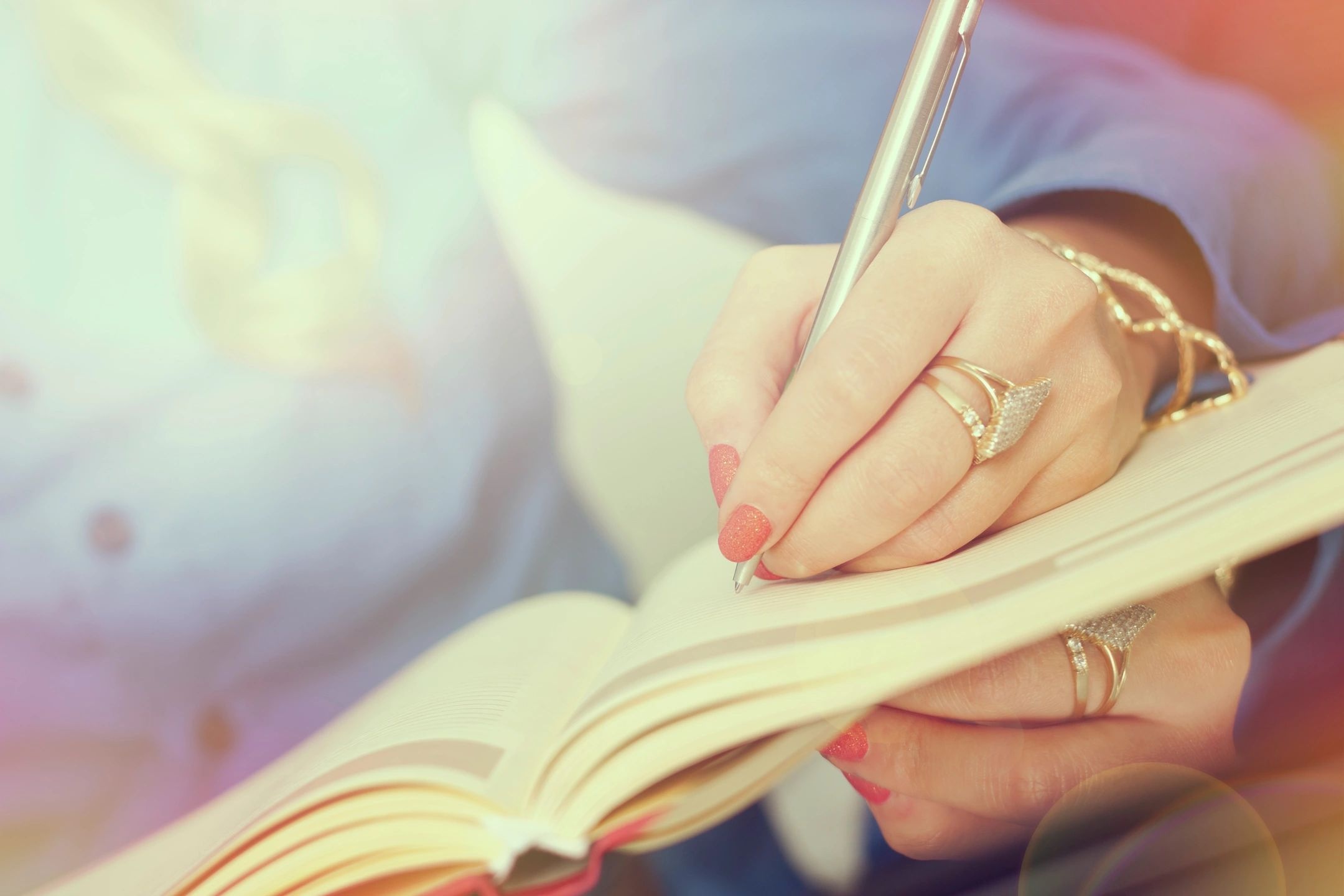 The gioi se ra sao neu khong co but viet? hinh anh