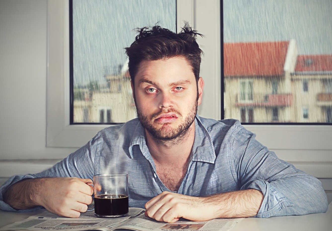 Tai sao ban thay non nao sau khi uong ruou? hinh anh