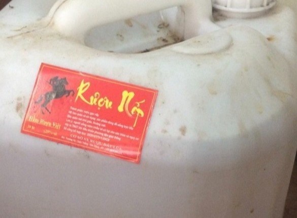 Bo Y te canh bao nguoi dan khong su dung loai ruou gay chet nguoi hinh anh