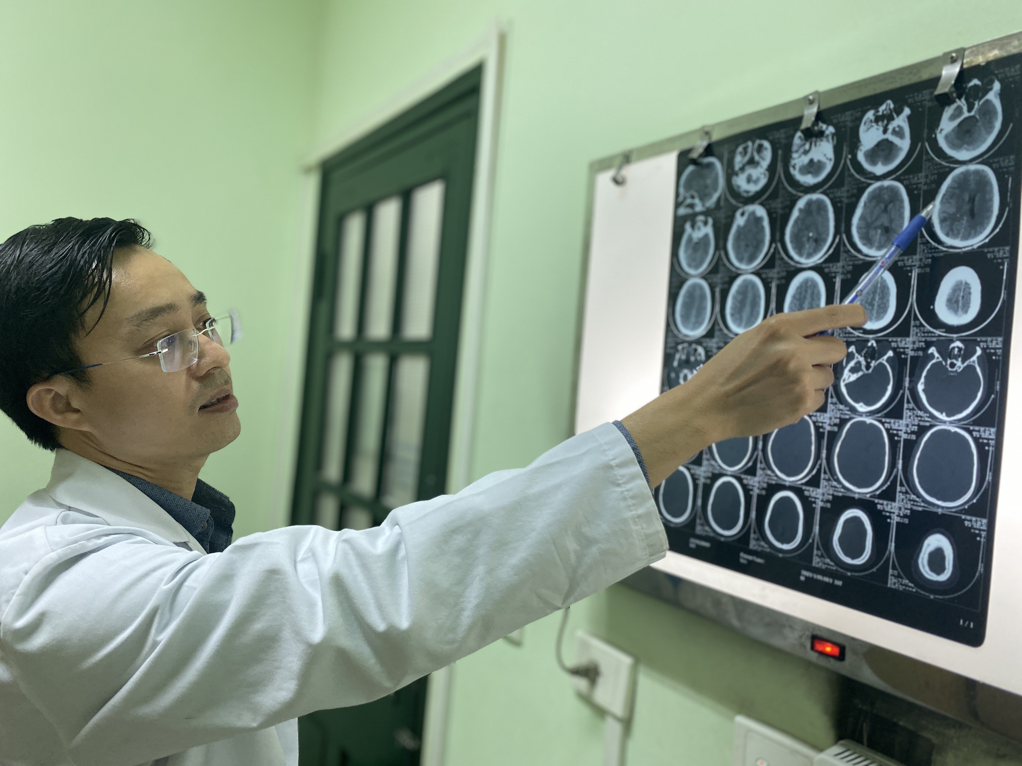 Binh gas mini phat no anh 1