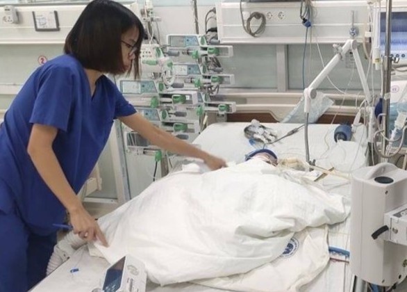 Be trai 9 thang tuoi bi ngung tim 3 lan hinh anh