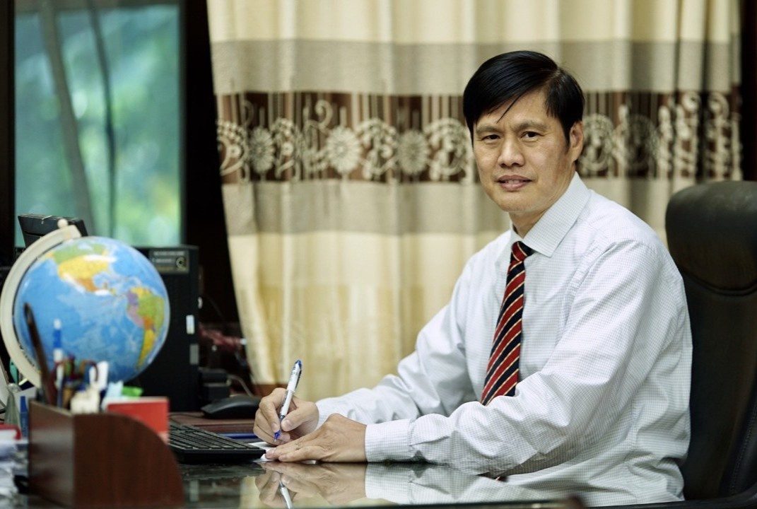 'Lam quan ly ma xem quang cao sai lech ve Dong y, toi rat buc xuc' hinh anh
