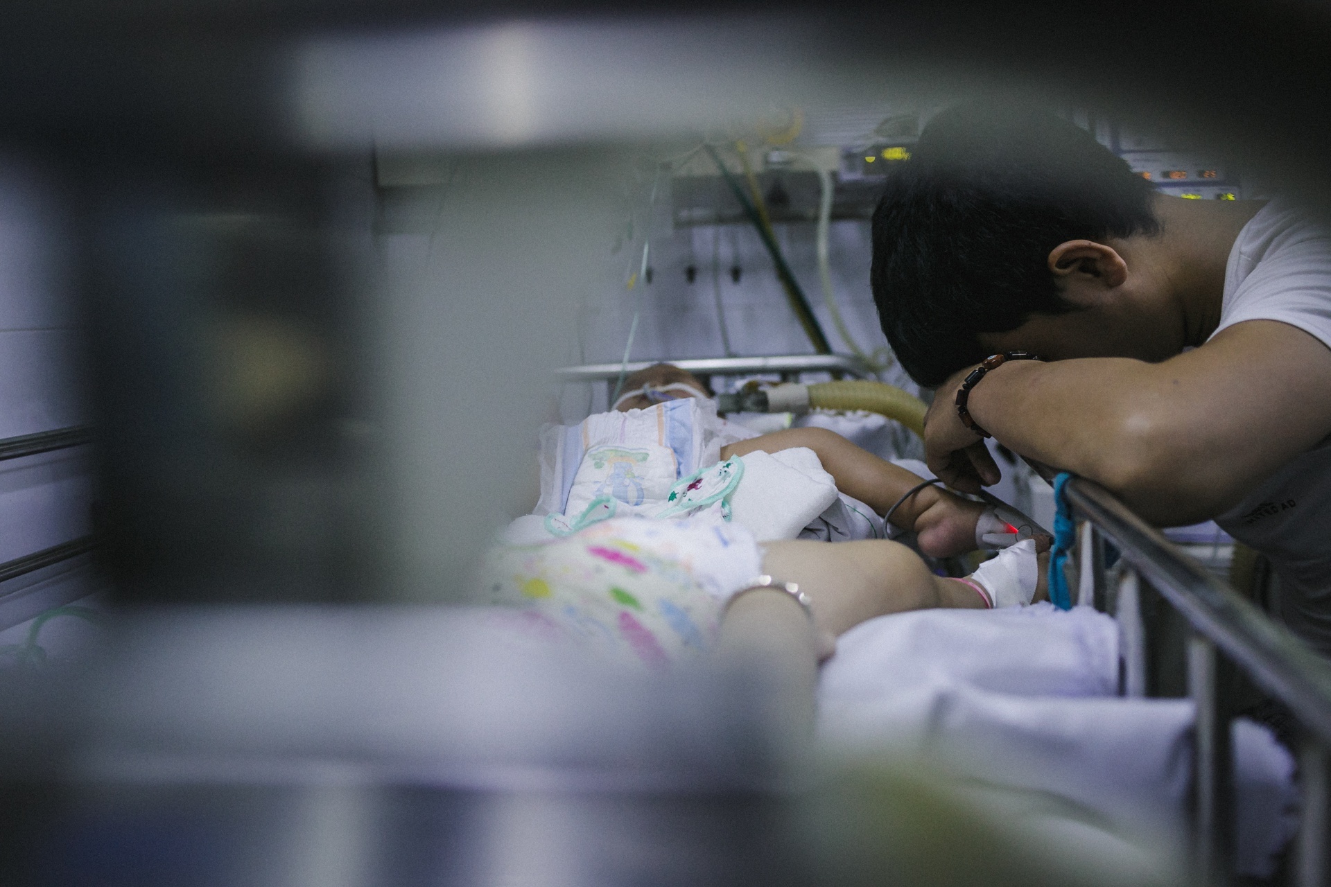 be 3 tuoi tu vong nghi bao hanh anh 1