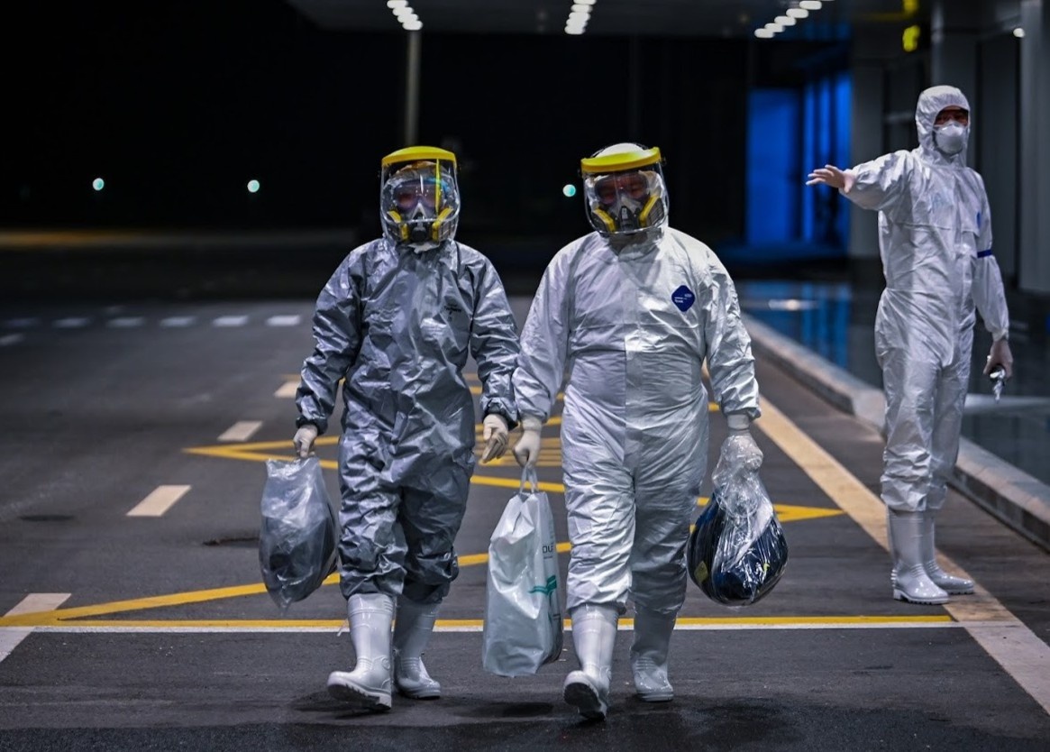 Lich trinh di chuyen cua nhan vien san bay Van Don mac Covid-19 hinh anh