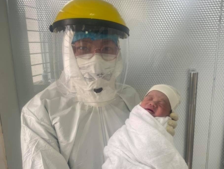 Mo lay thai cho san phu mac Covid-19 hinh anh