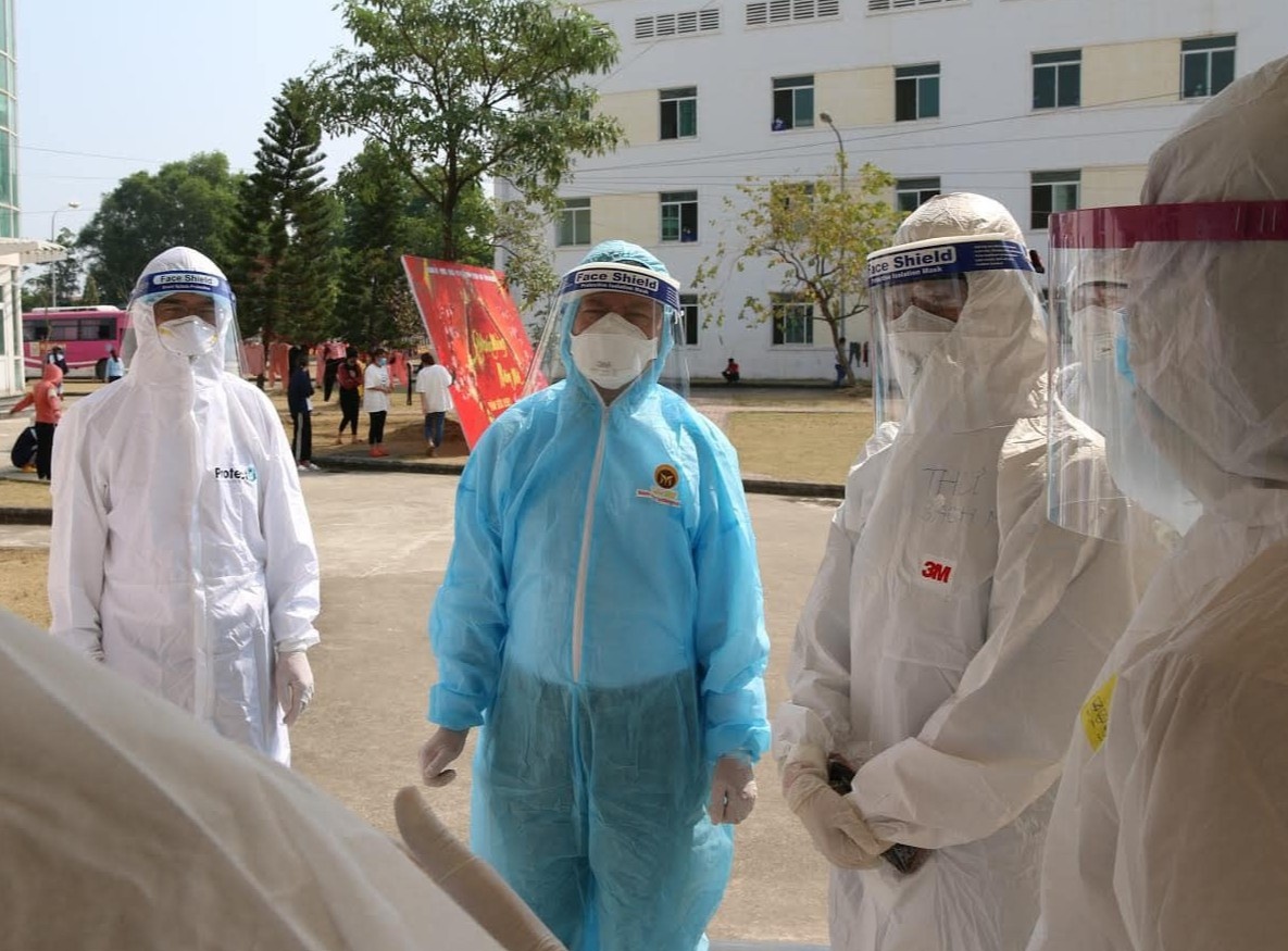 Giam sat triet de khu cach ly tap trung tai Hai Duong hinh anh