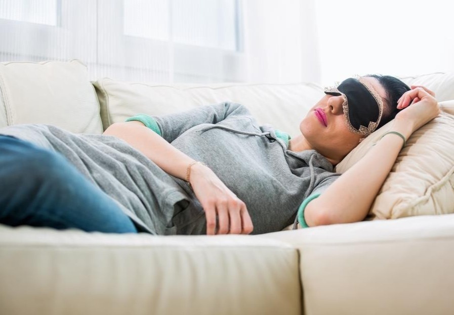 Tai sao ban can ngu trua moi ngay? hinh anh