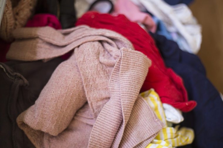 Nhung thu khong dat trong phong ngu anh 4