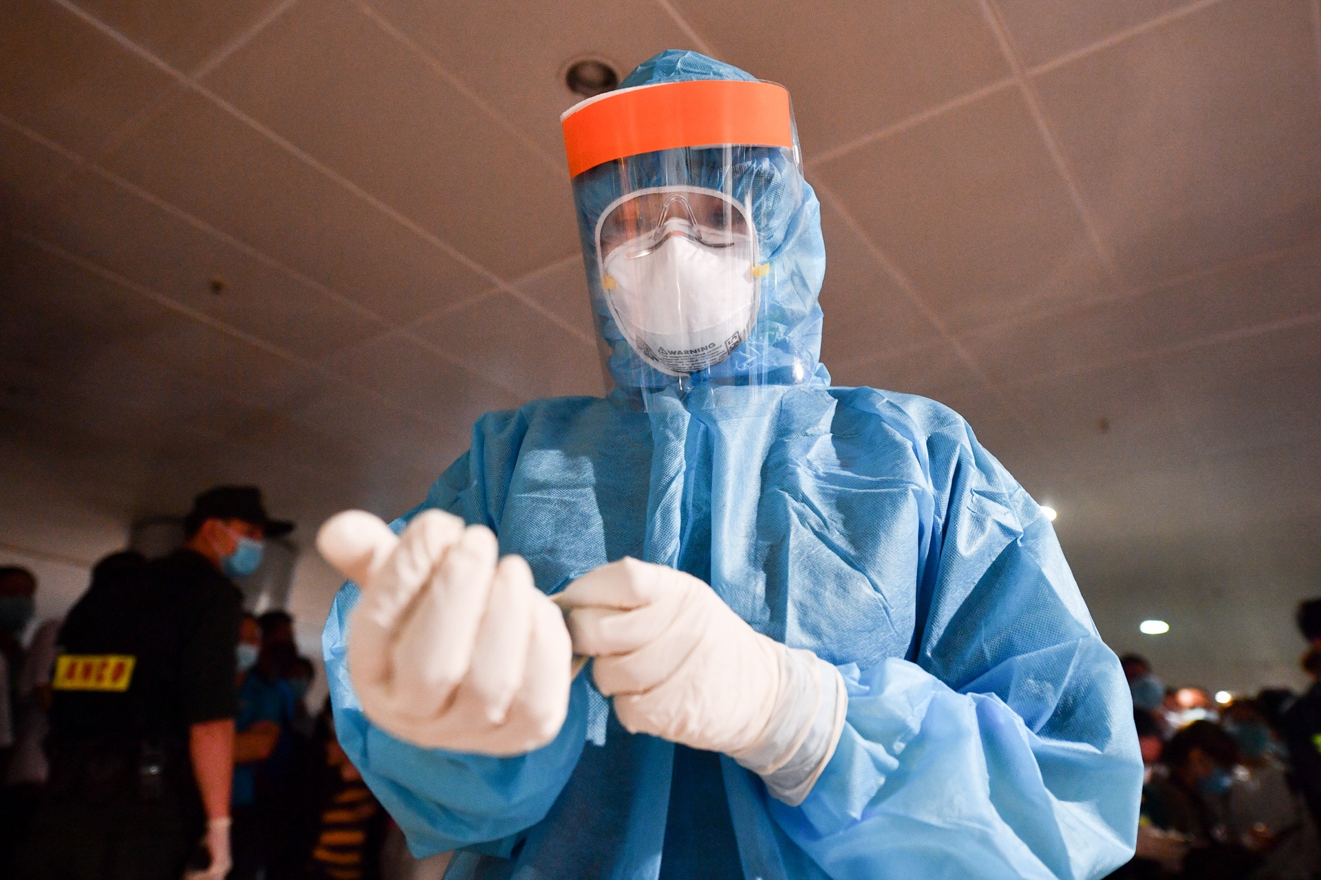 Them 4 benh nhan nhiem SARS-CoV-2 nhap canh hinh anh