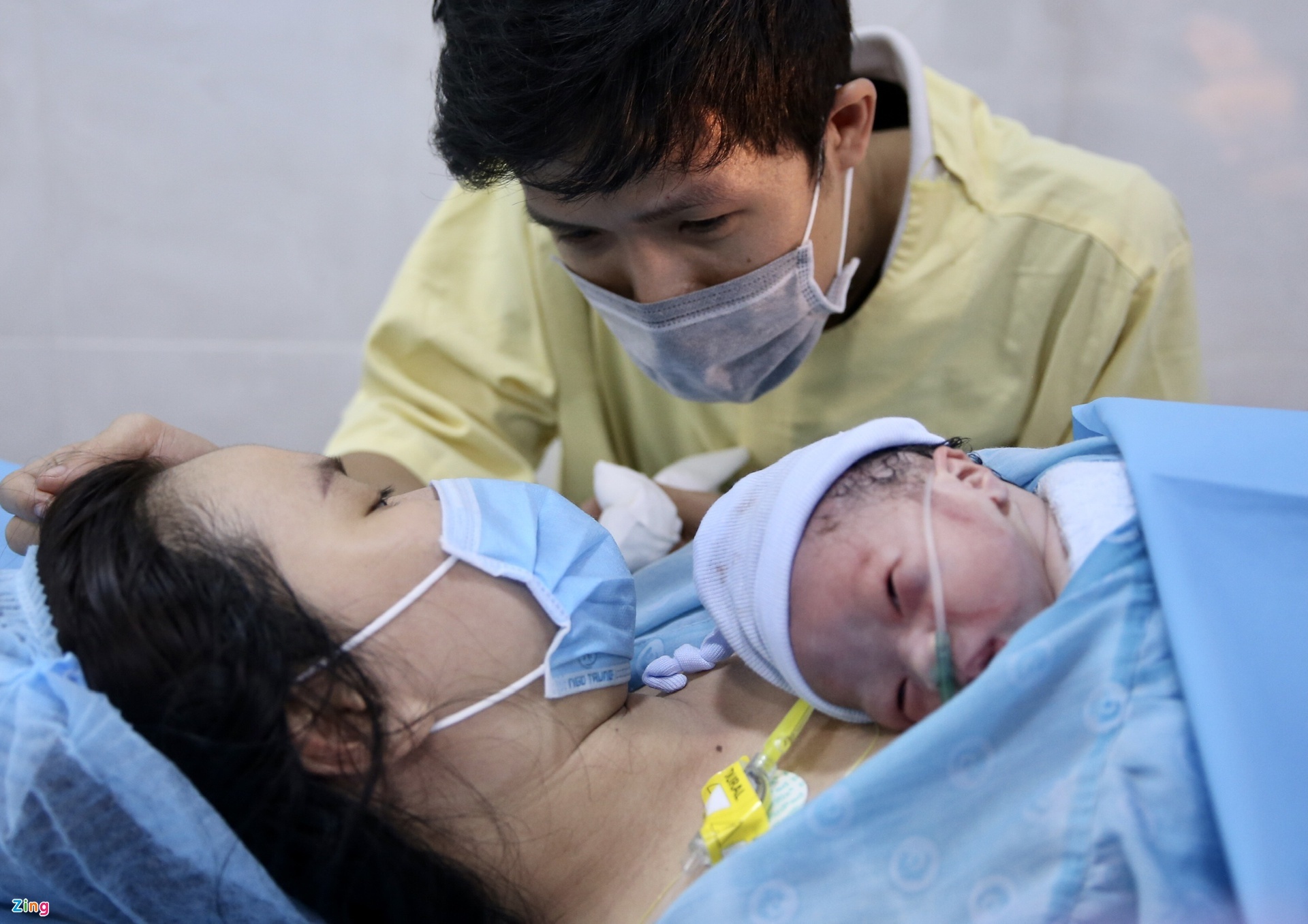 Sinh 2 con một bề được hưởng hỗ trợ ảnh 1 Sinh 2 con mot be duoc huong ho tro anh 1