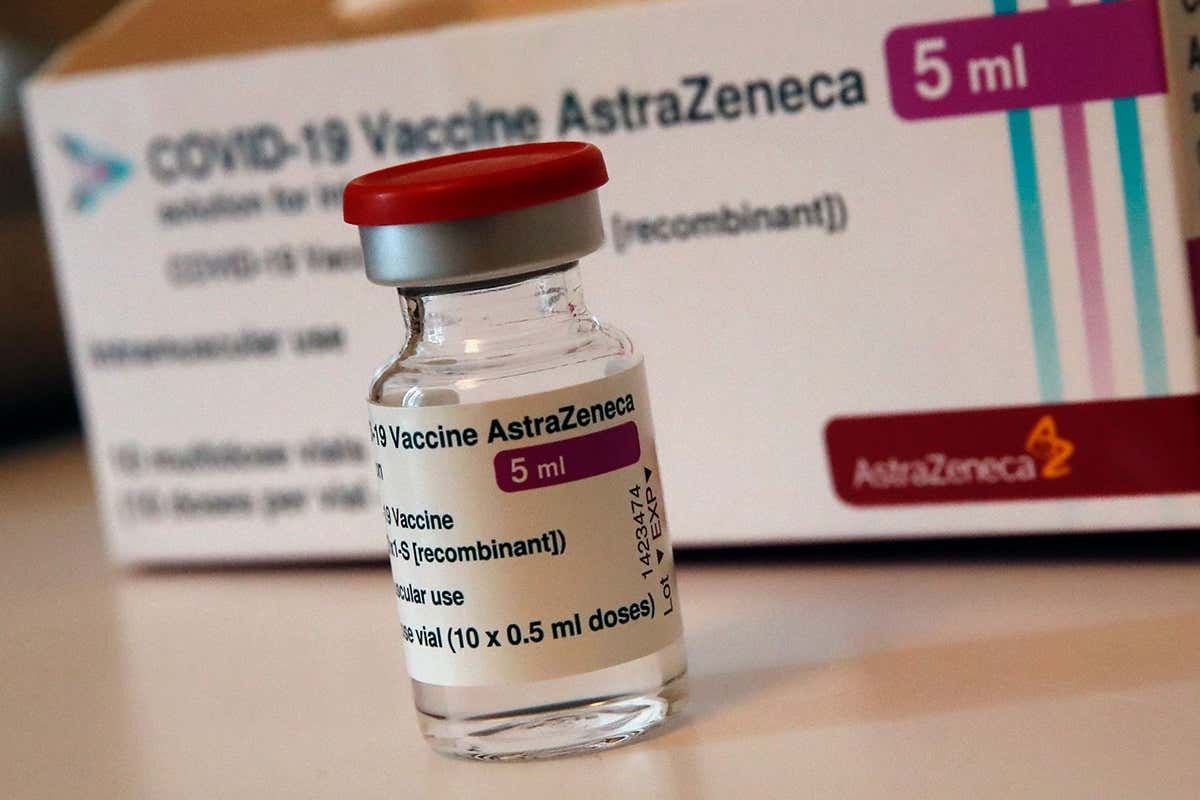 Vaccine phong Covid-19 co the bi lui thoi gian ve Viet Nam hinh anh