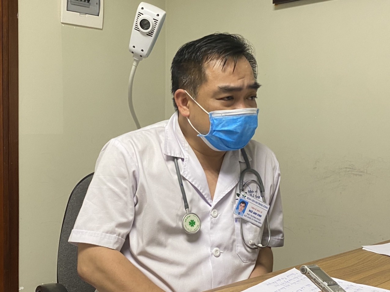 Dau hieu tre muon tu sat anh 1