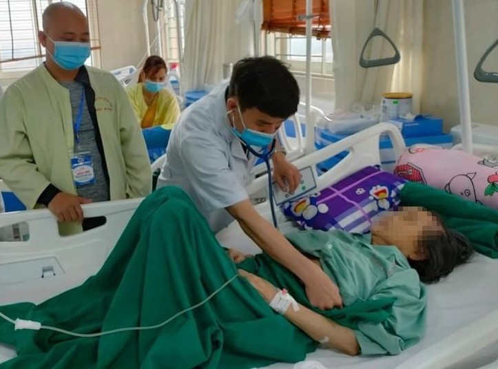 Benh nhan suy tim bi dot quy nao vi tu y dung uong thuoc hinh anh