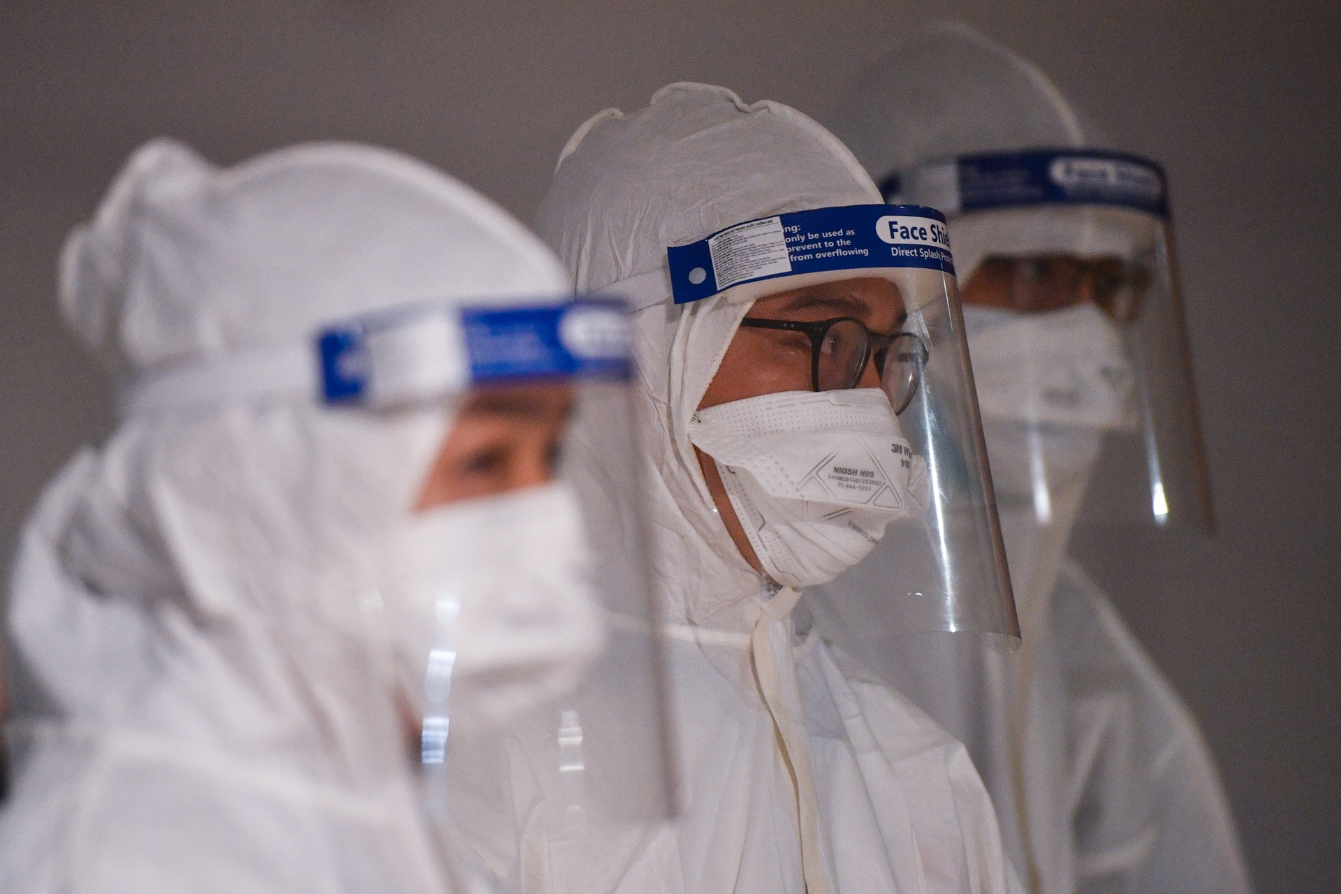 14 nguoi nhap canh nhiem SARS-CoV-2 hinh anh