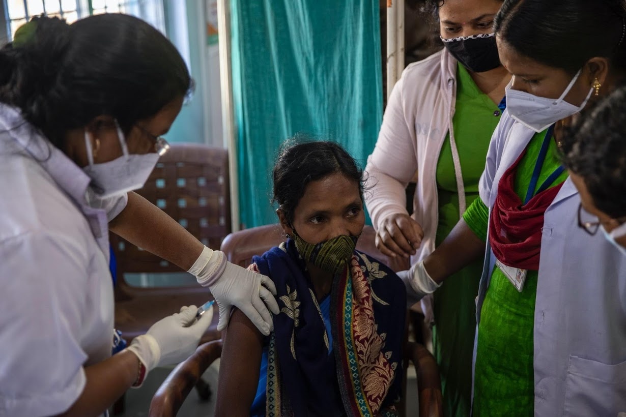 Tiêm phòng vaccine Covid-19 ở Ấn Độ ảnh 4 Tiem phong vaccine Covid-19 o An Do anh 4