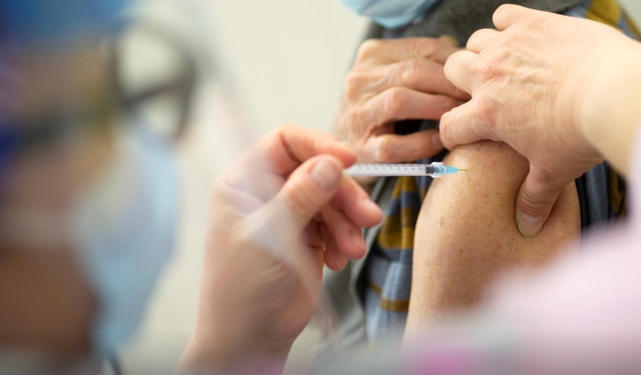 Canada dừng tiêm vaccine AstraZeneca ảnh 1 Canada dung tiem vaccine AstraZeneca anh 1