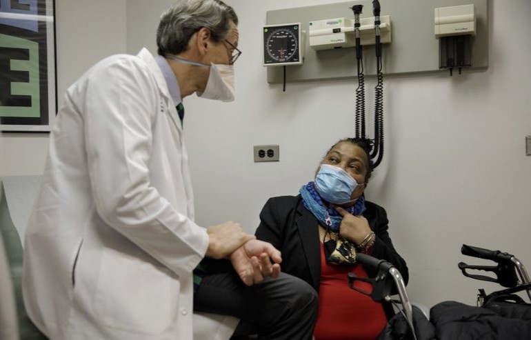 Nguoi dau tien o My duoc ghep khi quan hinh anh