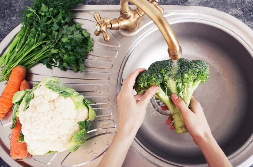 Sai lam khi ngam rau cu trong nuoc muoi hinh anh