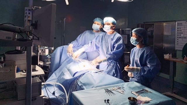 Trẻ bị táo bón kéo dài ảnh 1 Tre bi tao bon keo dai anh 1