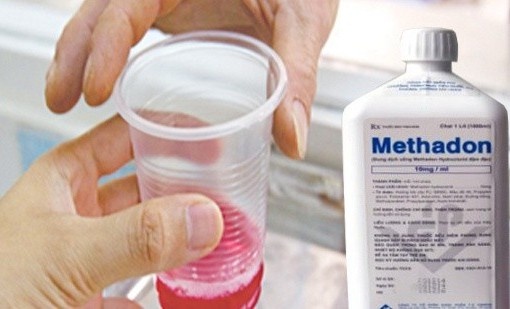 Nam sinh bi hon me sau khi uong nham thuoc cai nghien hinh anh