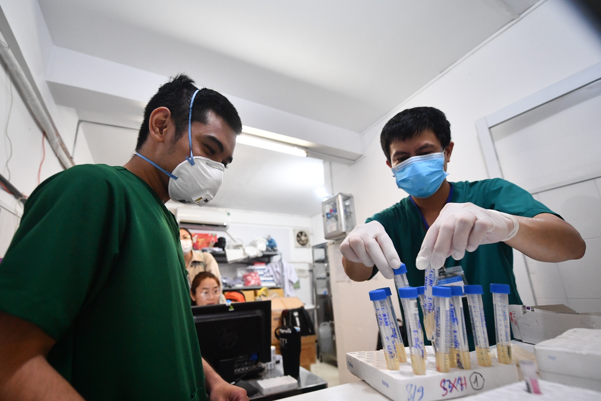 Sang 29/5, TP.HCM co them 6 nguoi duong tinh voi nCoV hinh anh