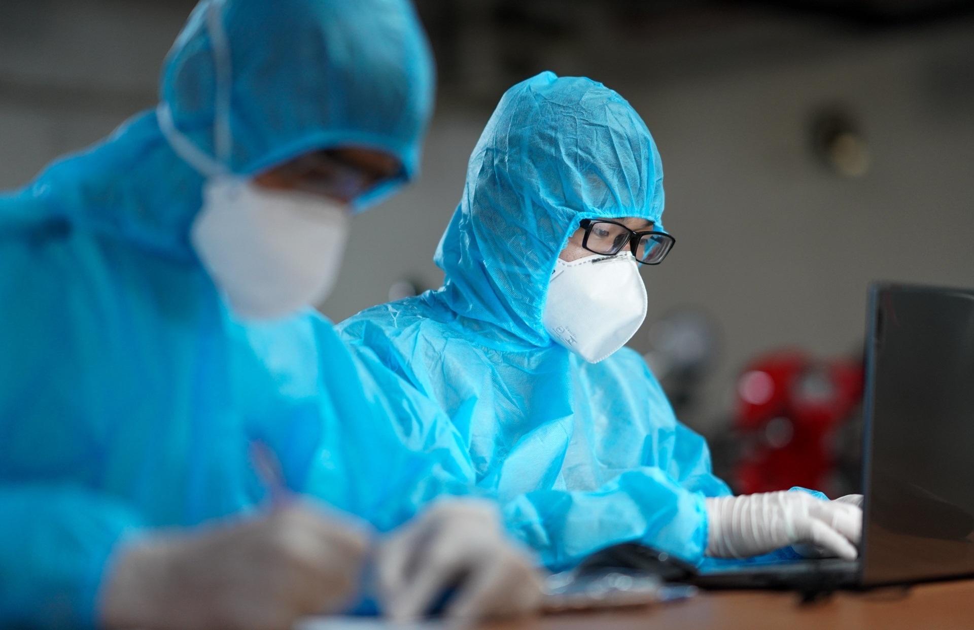 Them 239 ca Covid-19, TP.HCM co 215 benh nhan hinh anh