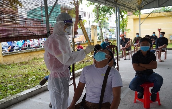 Dich Covid-19 bung phat tai Viet Nam anh 1