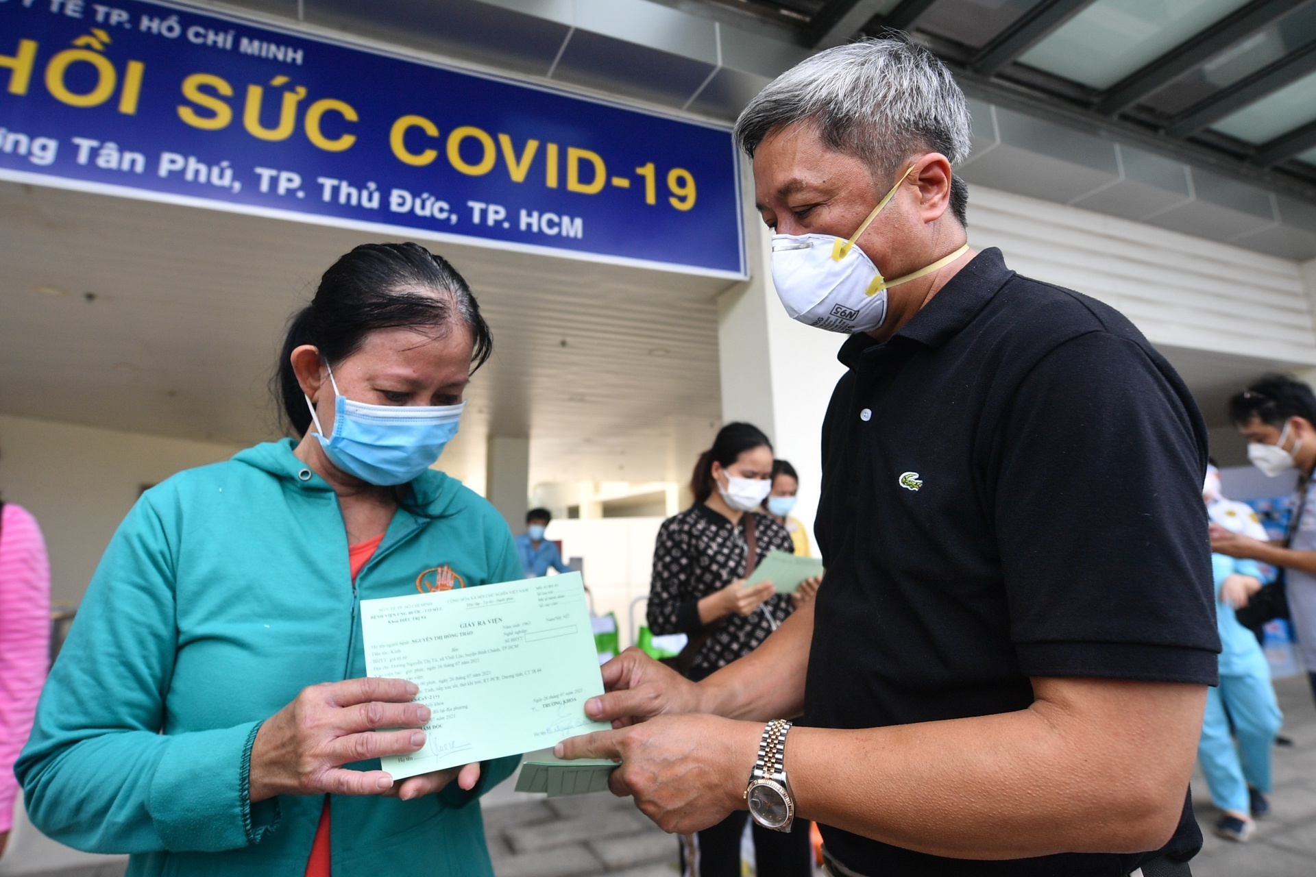 Hon 50.000 nguoi mac Covid-19 trong dot dich thu 4 da khoi benh hinh anh