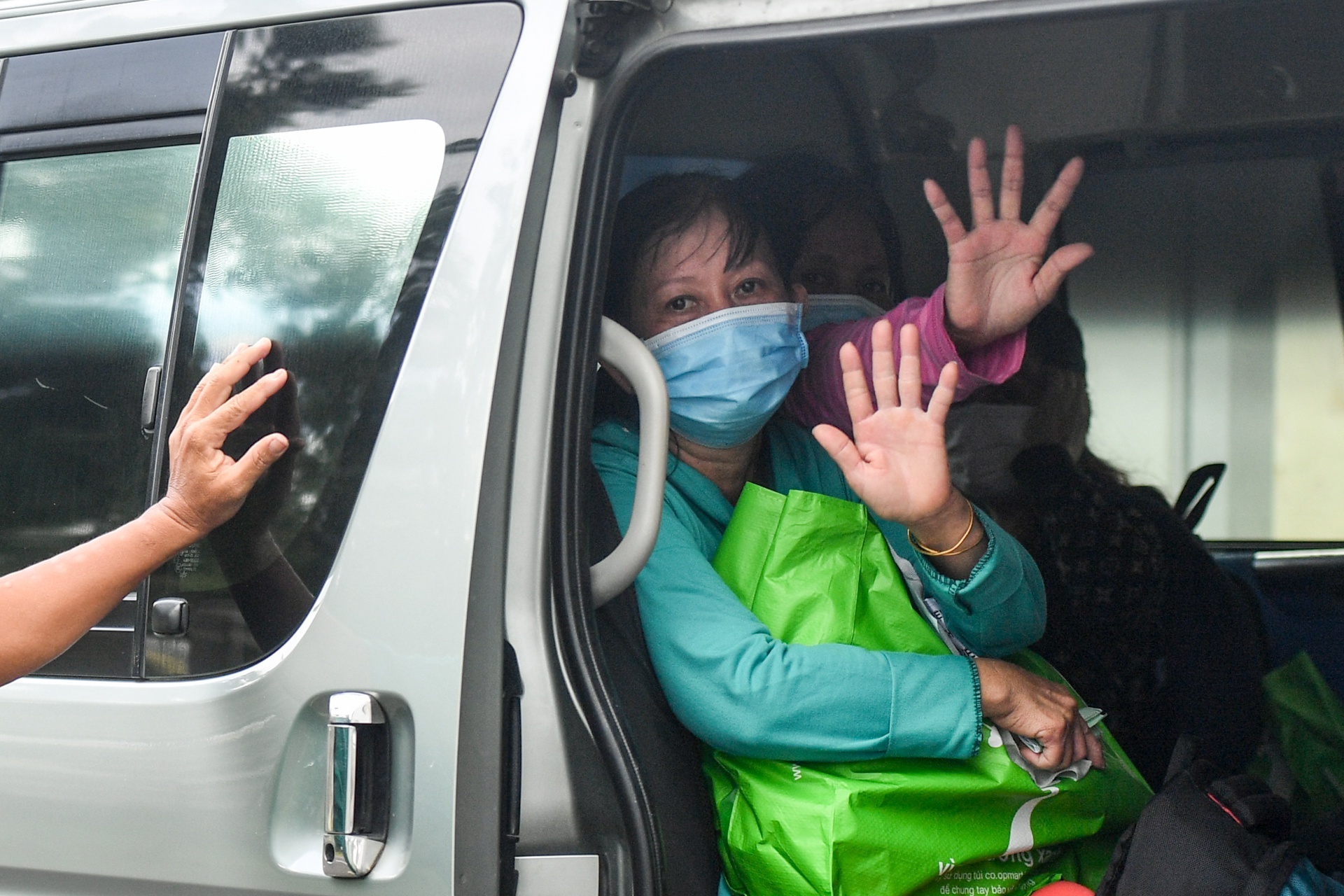 Them 3.127 benh nhan Covid-19 o TP.HCM duoc xuat vien hinh anh