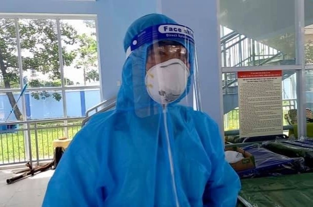 Bac si nghi huu tham gia chong dich Covid-19 anh 1