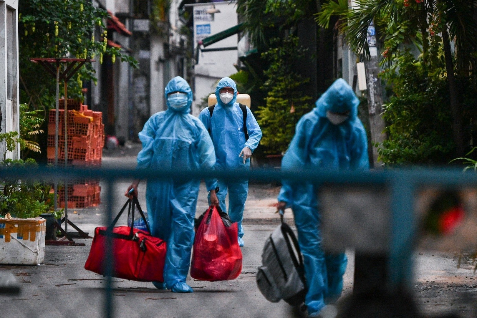 Bo truong Y te: Kiem soat dich Covid-19, dac biet trong ky nghi le hinh anh