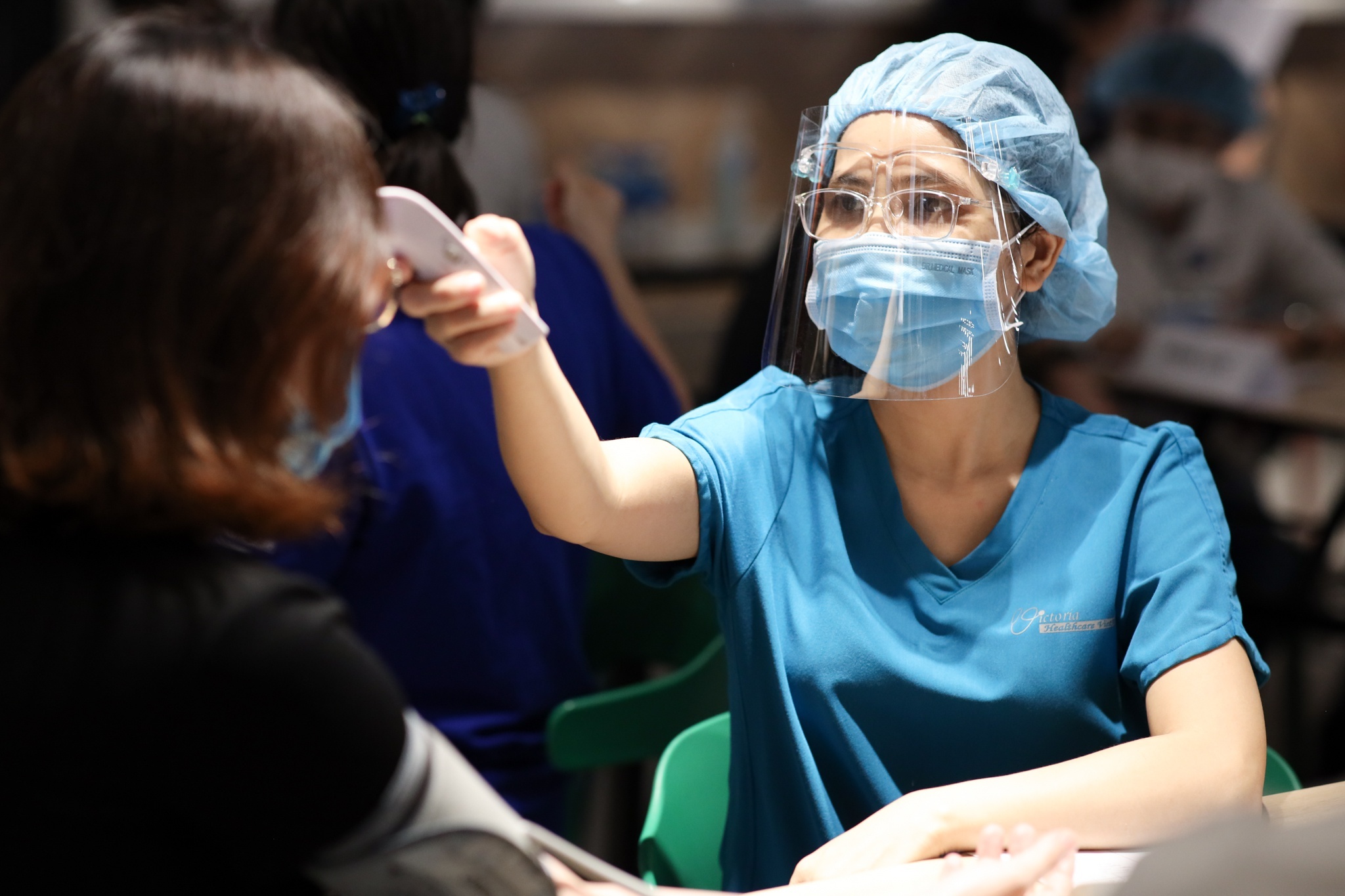 Nguoi co van de tim mach phai lam gi truoc khi tiem vaccine Covid-19? hinh anh