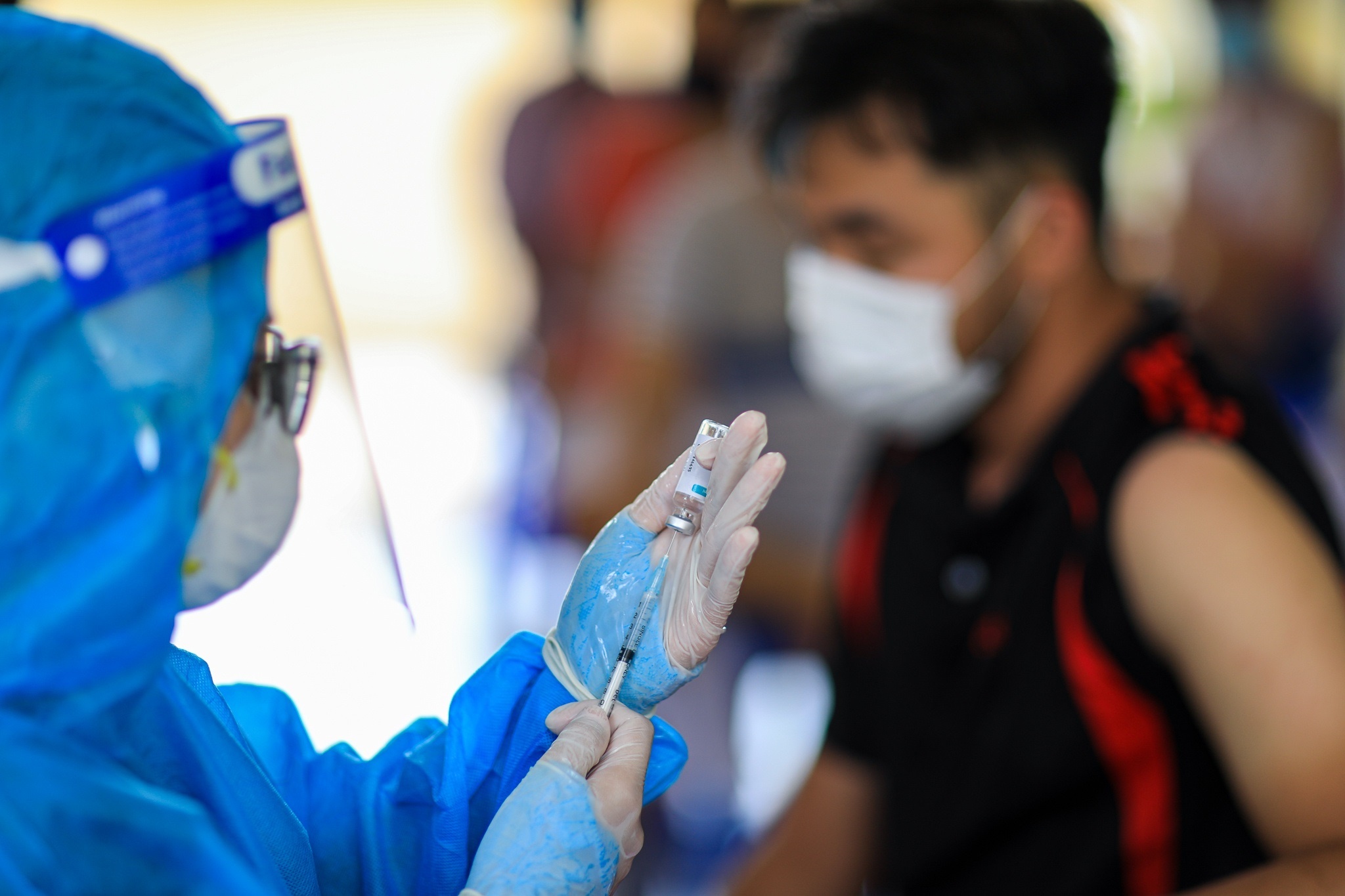 Hon 1,3 trieu nguoi o TP.HCM da tiem du 2 lieu vaccine Covid-19 hinh anh