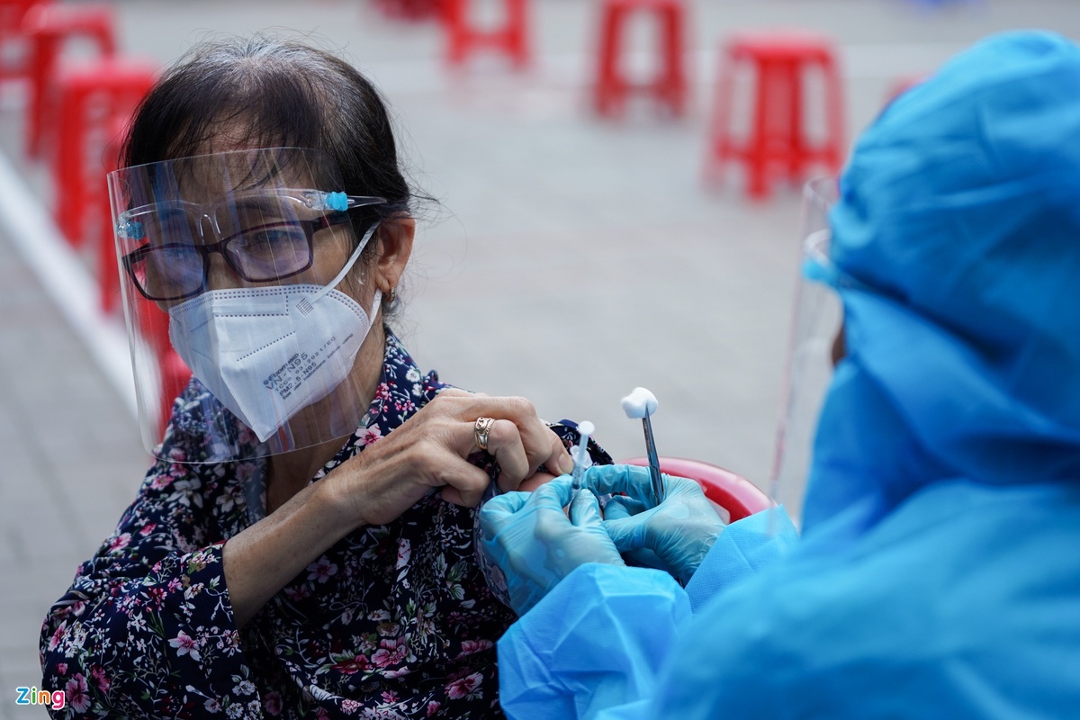 Tỷ lệ bao phủ vaccine Covid-19 ở các tỉnh phía Nam ảnh 2 Ty le bao phu vaccine Covid-19 o cac tinh phia Nam anh 2