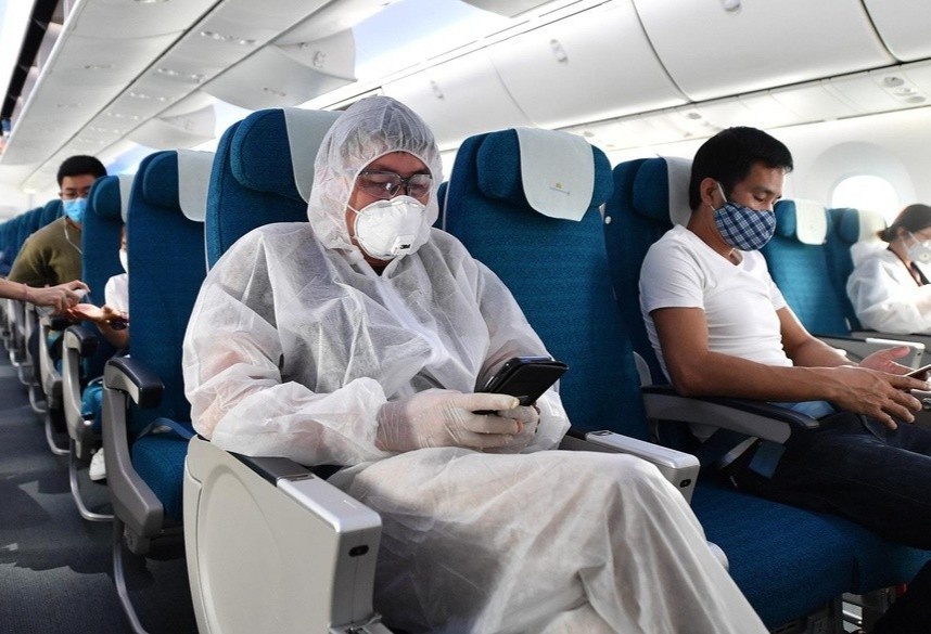 Ngoi cung may bay voi benh nhan Covid-19, toi co phai la F1? hinh anh