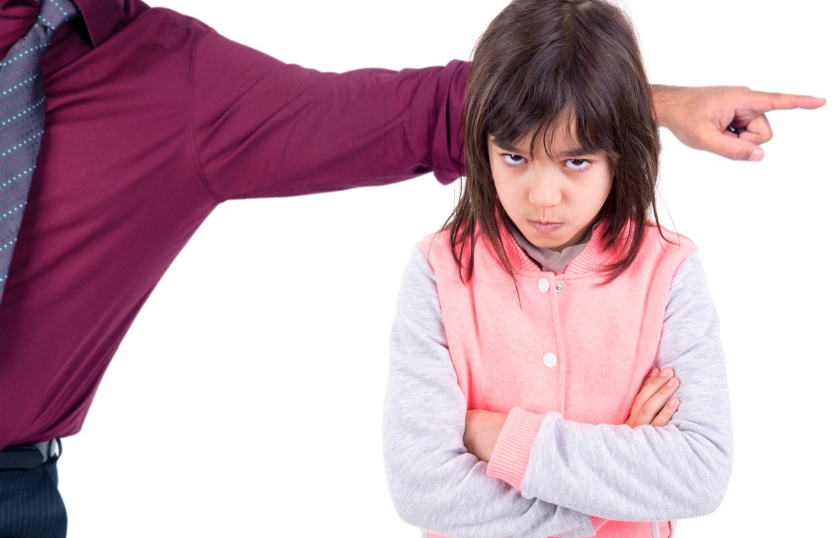 Tac hai khi trung phat tre anh 4