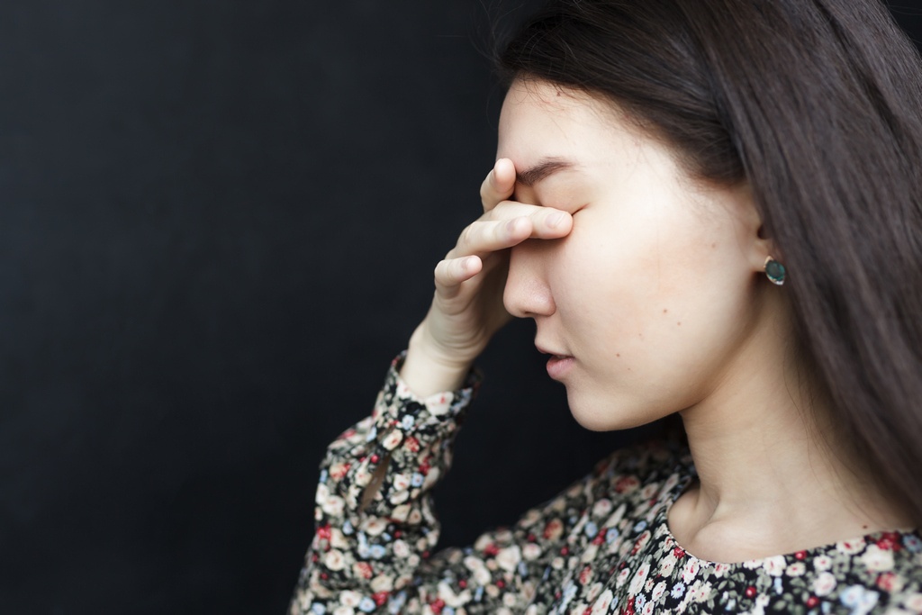 Dau hieu cua benh kho mat anh 8