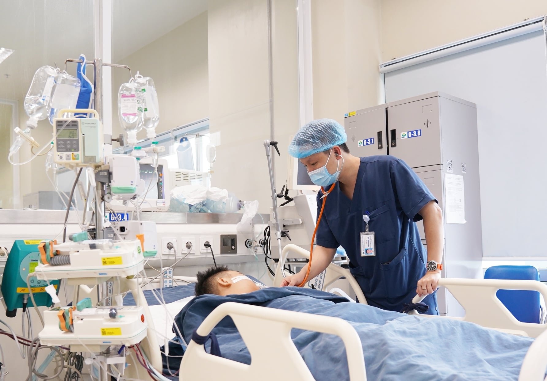 Tre vi thanh nien bi ngo doc can sa anh 1