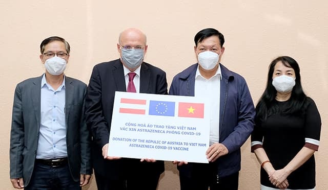 Việt Nam tiếp nhận thêm vaccine AstraZeneca ảnh 1 Viet Nam tiep nhan them vaccine AstraZeneca anh 1
