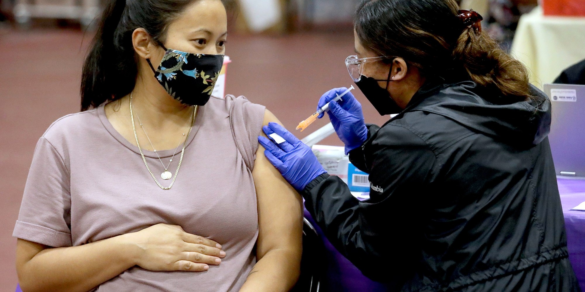 Mui 3 vaccine Covid-19 cho phu nu mang thai anh 1