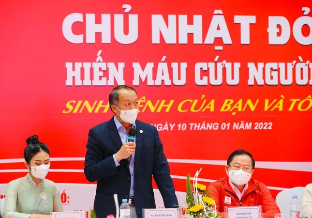 Thoi diem hien mau sau tiem vaccine Covid-19 anh 1