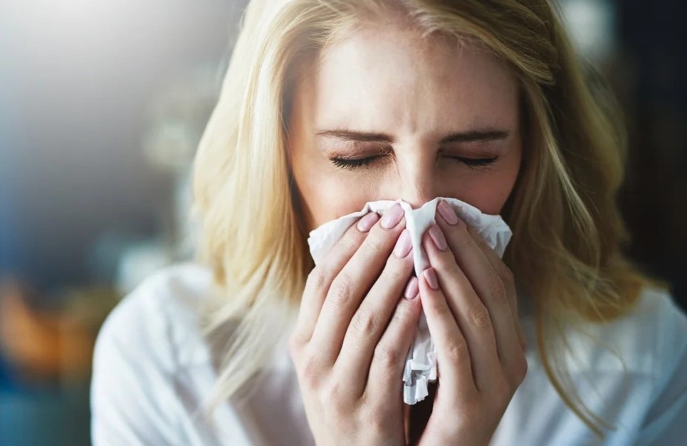 Cac trieu chung canh bao nhiem bien chung Omicron hinh anh