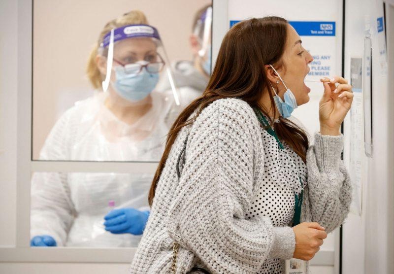 Dau hieu o hong canh bao nhiem Omicron anh 2