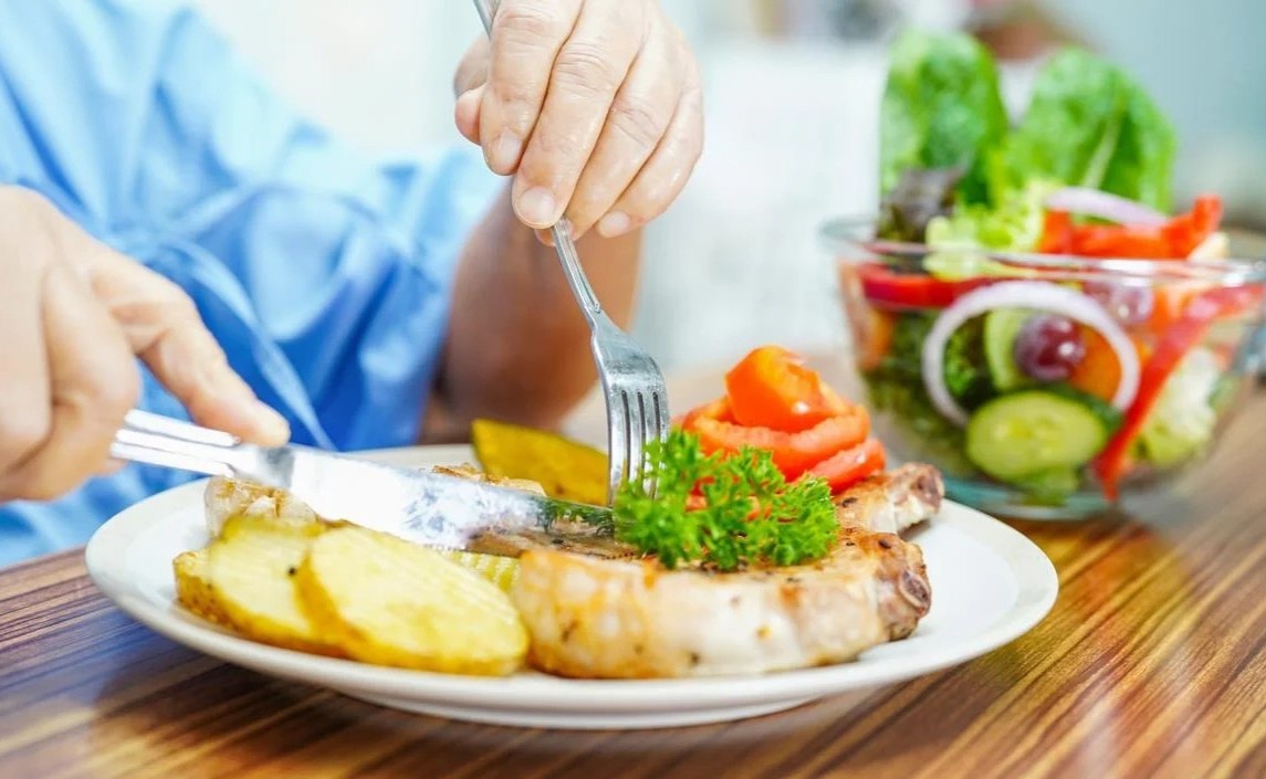 Che do dinh duong cho F0 dieu tri tai nha hinh anh