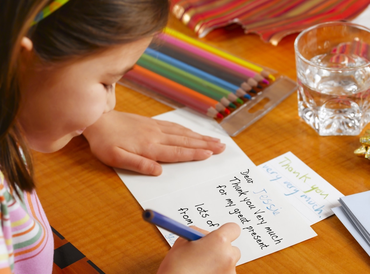 Hanh dong tu te tre nen lam tu nho anh 3