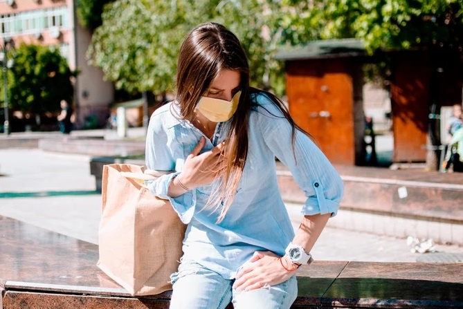 Lam gi khi bi kho tho hau Covid-19? hinh anh